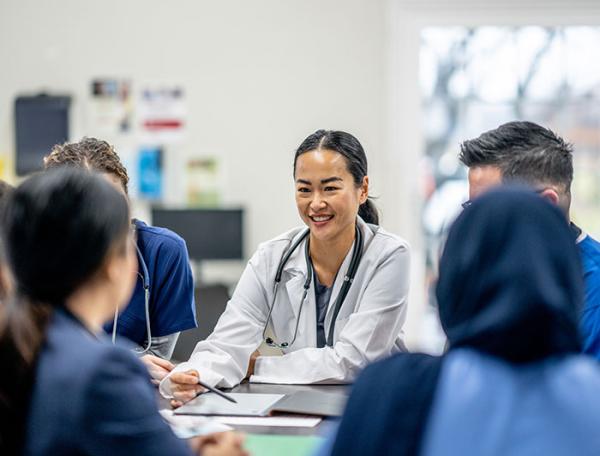 doctor-meeting-700x532